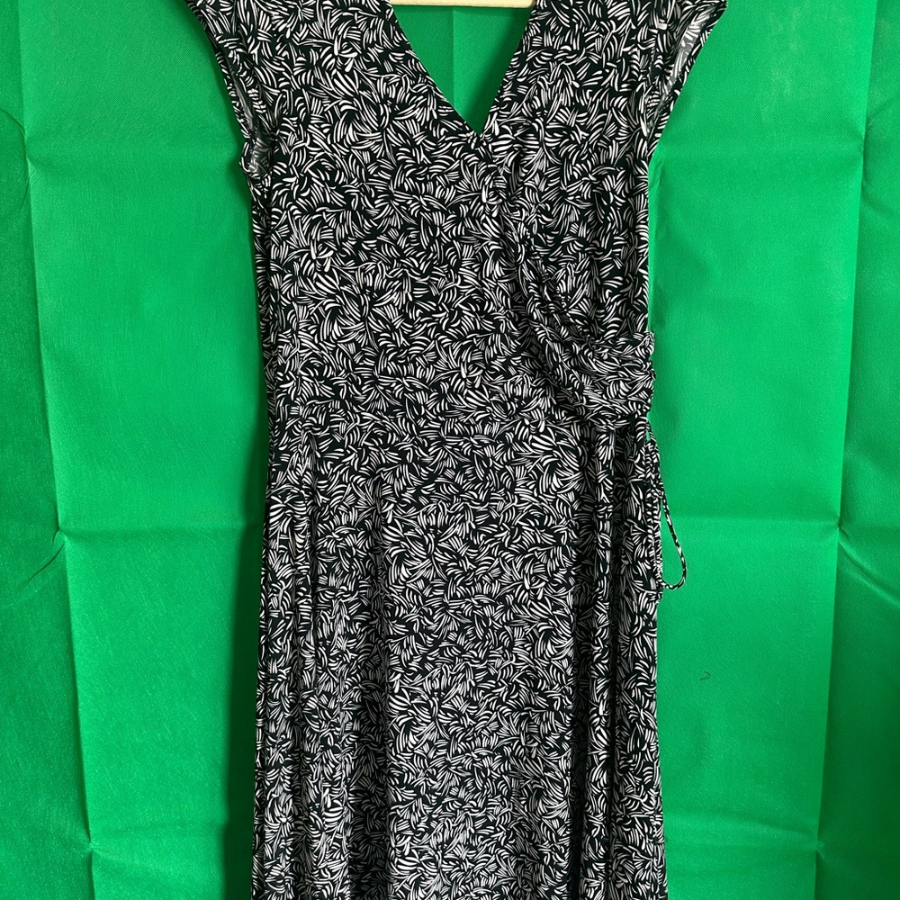 Carmen’ Black & White Collection - Elegant Black and White Patterned Dress